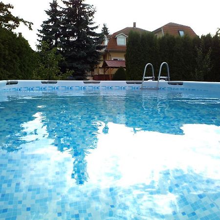 Aniko Apartmanhaz Balatonföldvár Zewnętrze zdjęcie