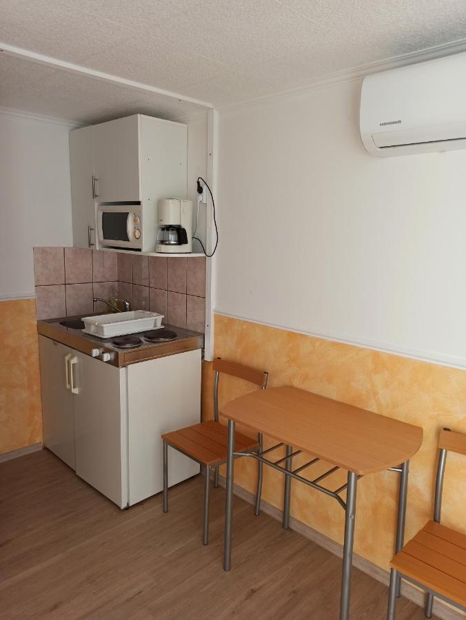 Aniko Apartmanhaz Balatonföldvár Zewnętrze zdjęcie