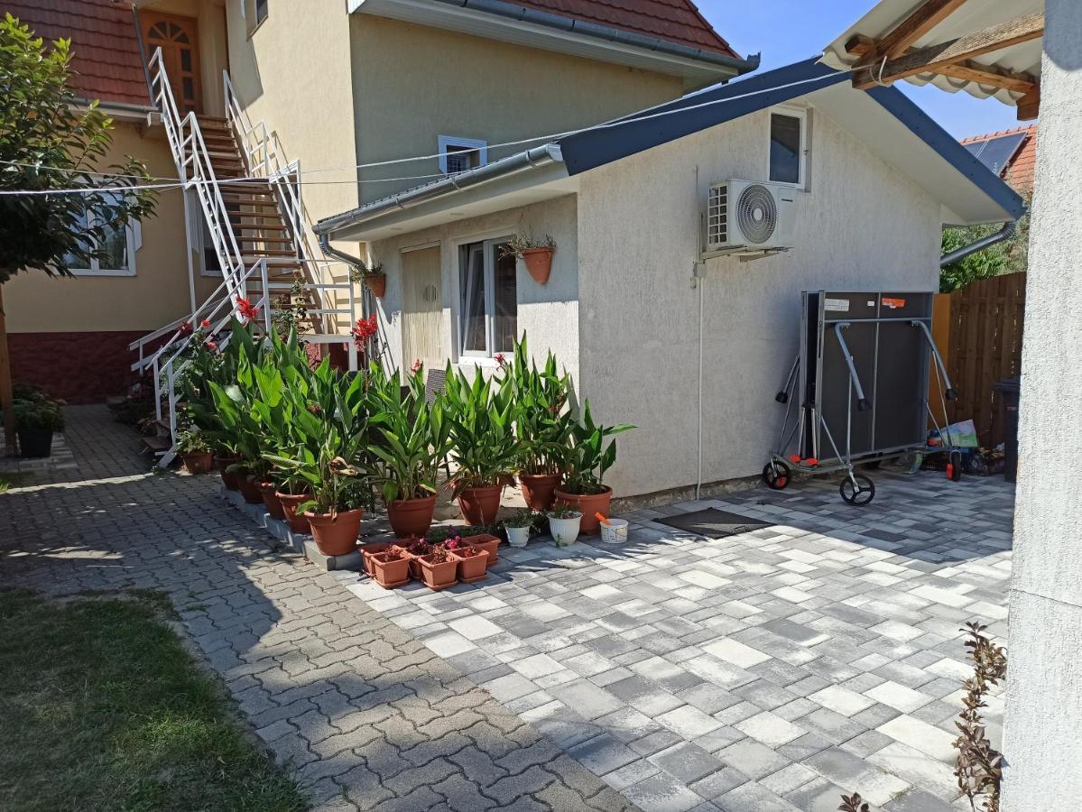 Aniko Apartmanhaz Balatonföldvár Zewnętrze zdjęcie