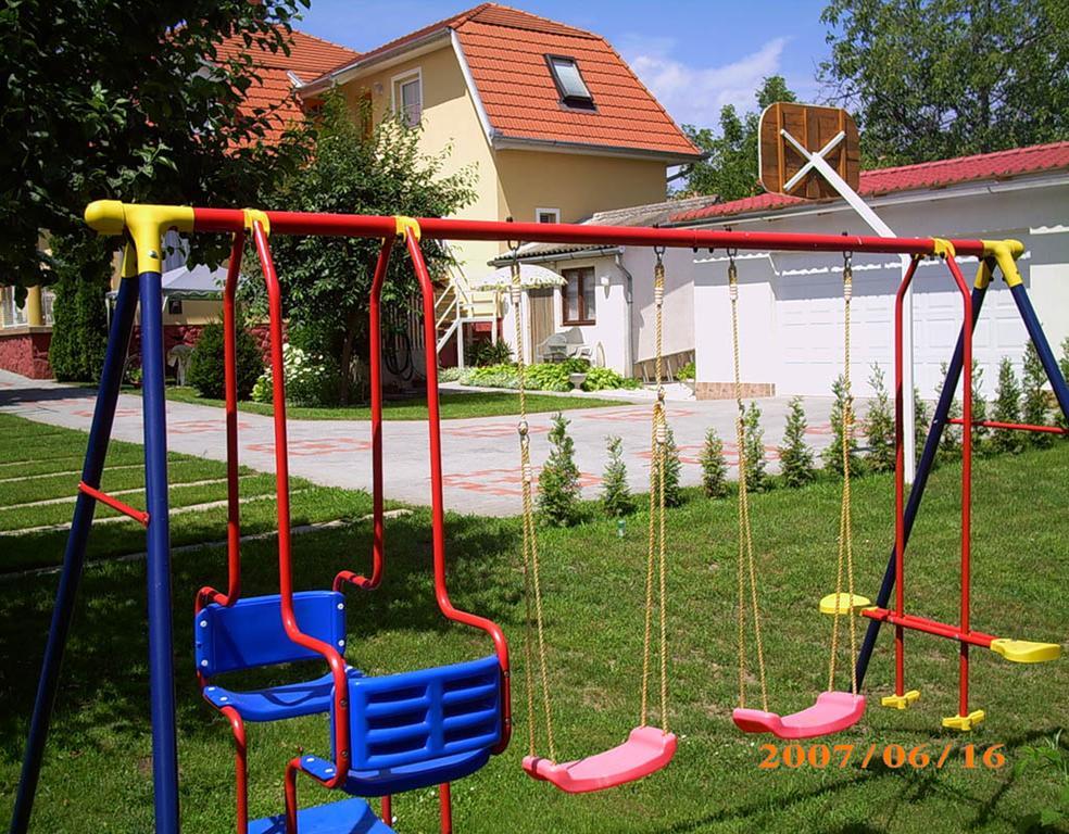 Aniko Apartmanhaz Balatonföldvár Zewnętrze zdjęcie